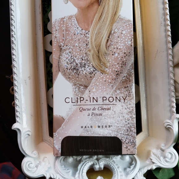 Hair2Wear Accessories - 🛍Hair 2 Wear Clip on Ponytail